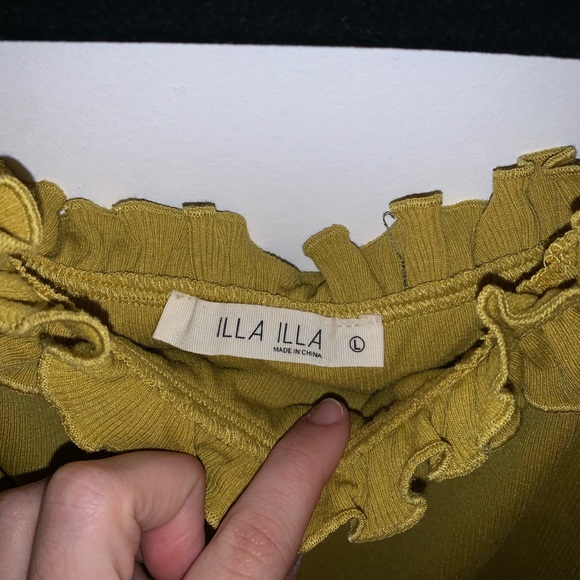 [L]👚NWOT - F21 off the shoulder tank top - Picture 2 of 4